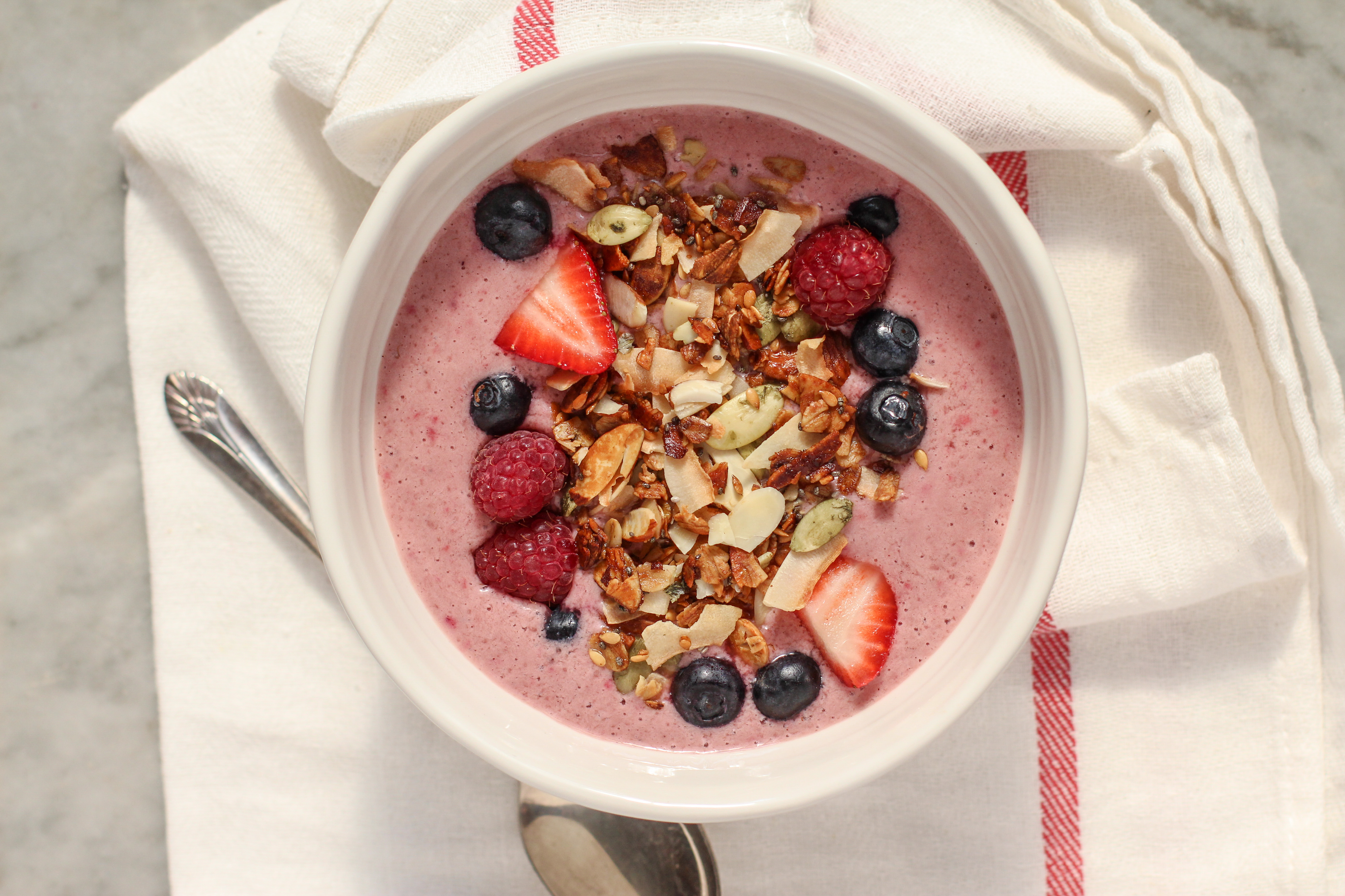 berry granola smoothie bowl www.girlontherange.com - Girl on the Range