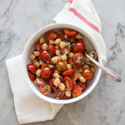 chickpea tomato and herb salad