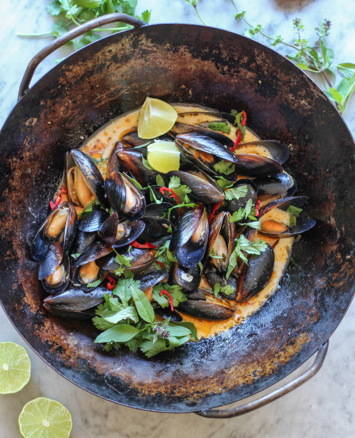 thai curry mussels wok www.girlontherange.com