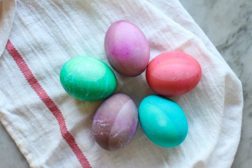 easy rainbow dyed easter eggs